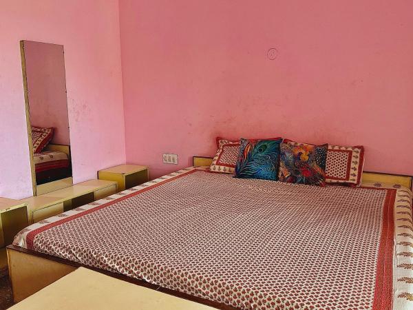 Jwala Niketan JAIPUR : photo 2 de la chambre chambre triple avec salle de bains privative