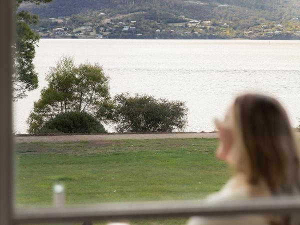 Riverfront Motel & Villas : photo 8 de la chambre chambre double ou lits jumeaux avec vue sur la rivière - rez-de-chaussée