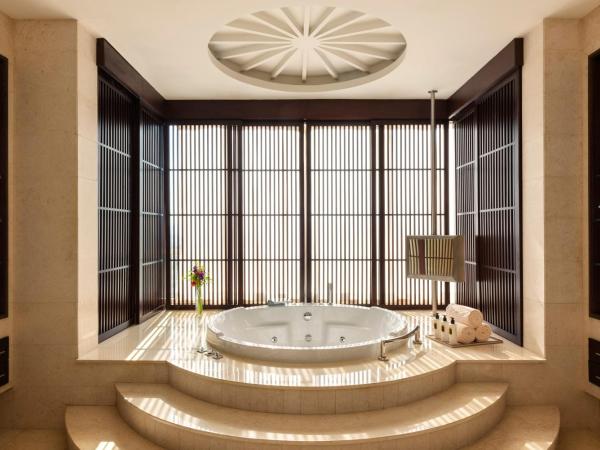 Raffles Dubai : photo 1 de la chambre landmark suite with skyline view with club lounge