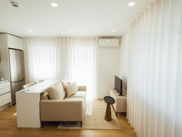 Lady Laura : photo 10 de la chambre studio - vue sur piscine