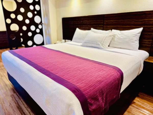 Hotel Mirage - Centro Histórico de Querétaro : photo 5 de la chambre suite deluxe avec lit king-size