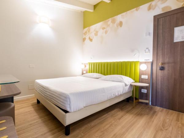 Hotel Regina Elena 57 & Oro Bianco SPA : photo 2 de la chambre chambre double ou lits jumeaux Économique