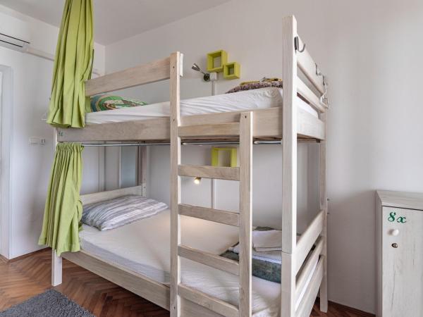 Hostel Casa La Cha : photo 9 de la chambre chambre lits jumeaux - vue sur mer