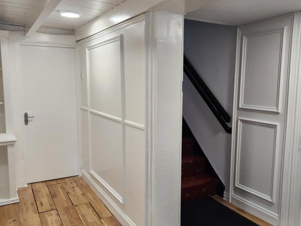 Rainsough Cottage Guest House - Shared Bathroom - Free Parking & WiFi : photo 2 de la chambre chambre double deluxe avec douche