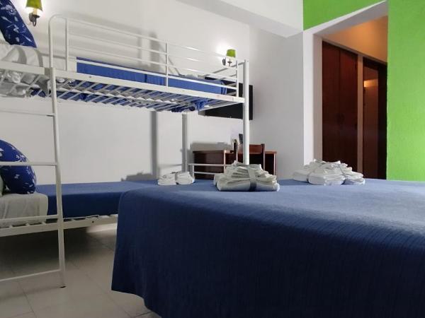 Hotel Alnacir : photo 8 de la chambre chambre familiale (2 adultes et 2 enfants)