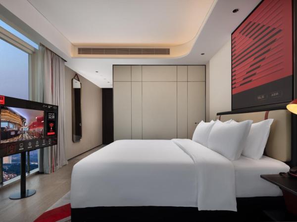 Radisson Red Guangzhou South Railway Station-Canton Fair free shuttle bus & designated license points & Free VPN network : photo 3 de la chambre chambre supérieure lit queen-size
