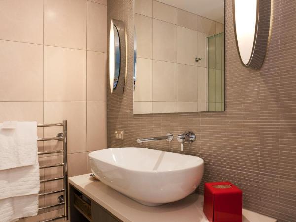 The Rees Hotel & Luxury Apartments : photo 1 de la chambre appartement 1 chambre - vue sur lac