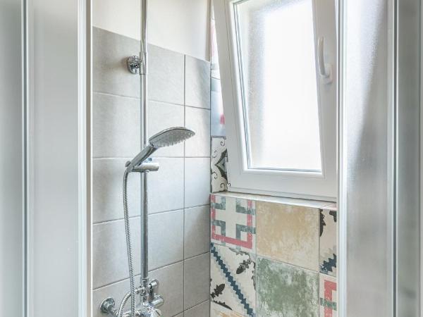 Hostel Casa La Cha : photo 5 de la chambre bed in 4-bed mixed dormitory room with balcony and sea view