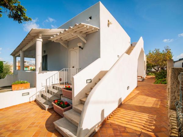 Hotel Terme Don Pepe : photo 4 de la chambre chambre quadruple supérieure avec vue sur la piscine
