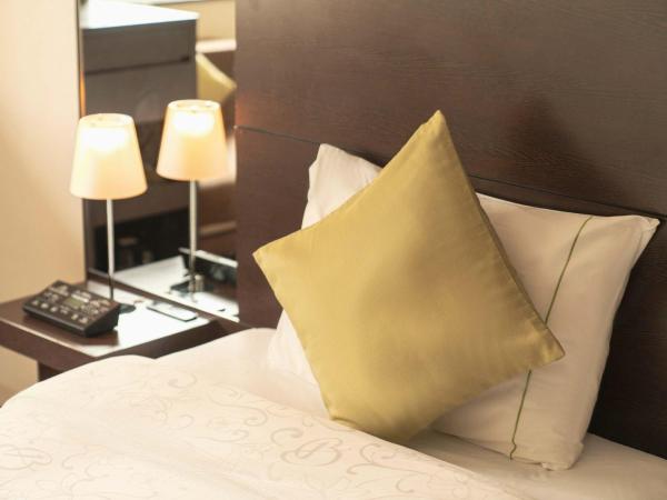 Hotel Brighton City Osaka Kitahama : photo 3 de la chambre chambre triple d'angle de luxe - non-fumeurs - 27 m²