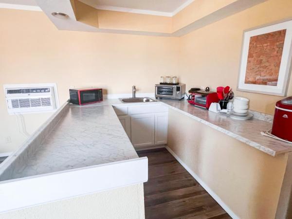 Crepe Myrtle by OYO : photo 6 de la chambre 2 bedroom suite with kitchenette