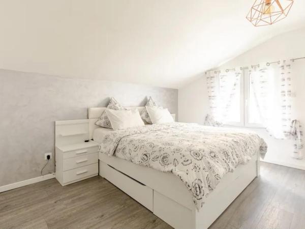 Maisonnette avec terrasse : photo 4 de la chambre suite familiale