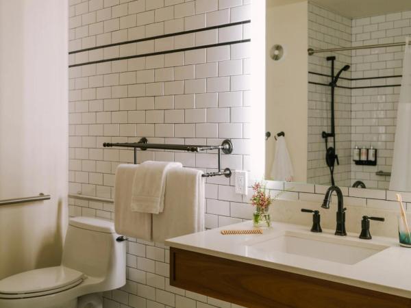 FOUND Hotel, Santa Monica : photo 1 de la chambre chambre avec 2 grands lits queen-size