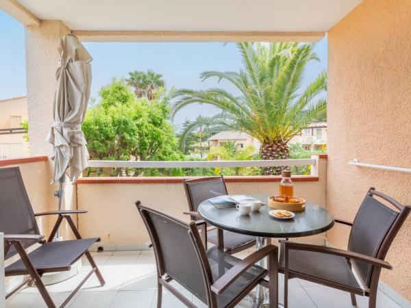 Résidence Pierre & Vacances L'Anse De Pramousquier : photo 7 de la chambre appartement supérieur 1 chambre avec climatisation et terrasse ou balcon (4 personnes)