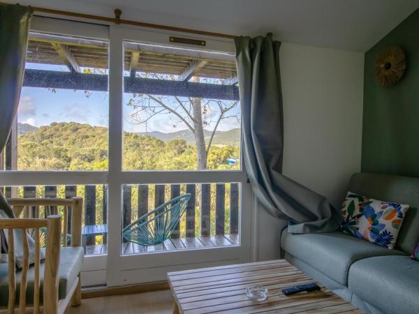 Residence Castell'Verde : photo 1 de la chambre appartement premium (2 adultes + 2 enfants) - vue partielle sur mer