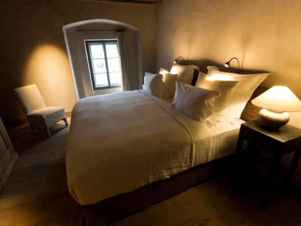 Townhouse Weisses Kreuz : photo 1 de la chambre chambre double standard