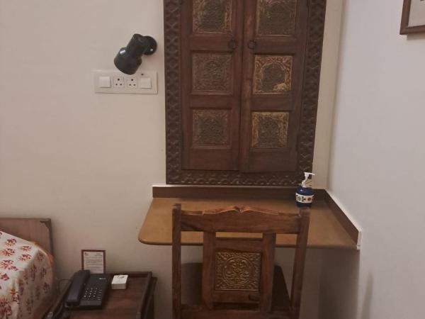 Hotel Arya Niwas : photo 4 de la chambre chambre double - accessible aux personnes à mobilité réduite