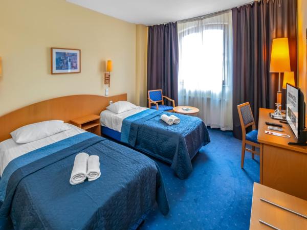 Corvin Hotel Budapest Sissi Wing : photo 3 de la chambre chambre lits jumeaux standard