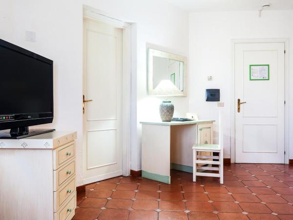 Hotel Stefania Boutique Hotel by the Beach : photo 8 de la chambre chambre triple basique