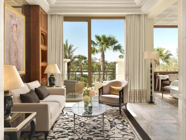 The Ritz-Carlton Rabat, Dar Es Salam : photo 4 de la chambre chambre lit king-size de luxe avec terrasse - vue sur jardin