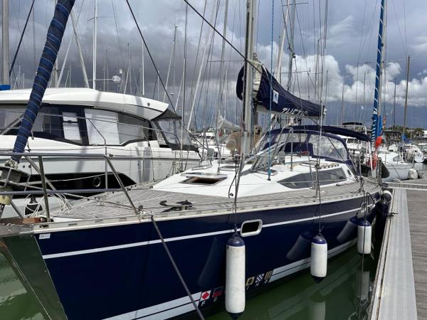 Voilier à quai : photo 2 de la chambre mobile home