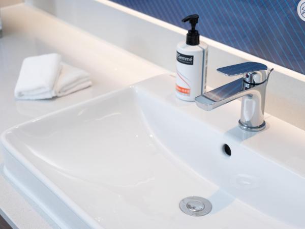 Holiday Inn Express Shenzhen Futian Center, an IHG Hotel : photo 3 de la chambre chambre standard