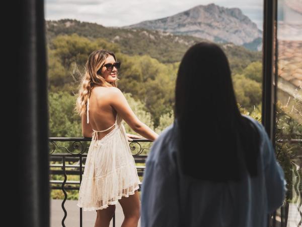 Les Lodges Sainte-Victoire Hotel & Spa : photo 1 de la chambre suite santo mario avec accès gratuit au spa