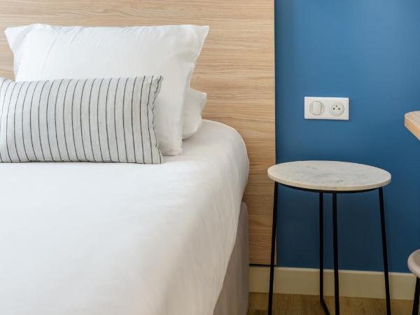 Residence de Tourisme Ajaccio Amirauté : photo 8 de la chambre appartement 1 chambre avec toilettes séparées