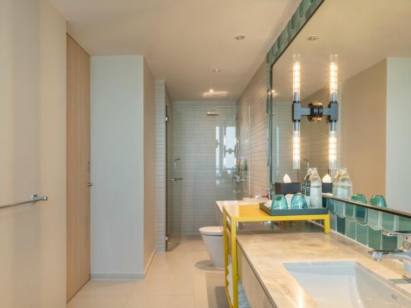 Holiday Inn Pattaya, an IHG Hotel : photo 4 de la chambre chambre lits jumeaux premium avec vue sur plage