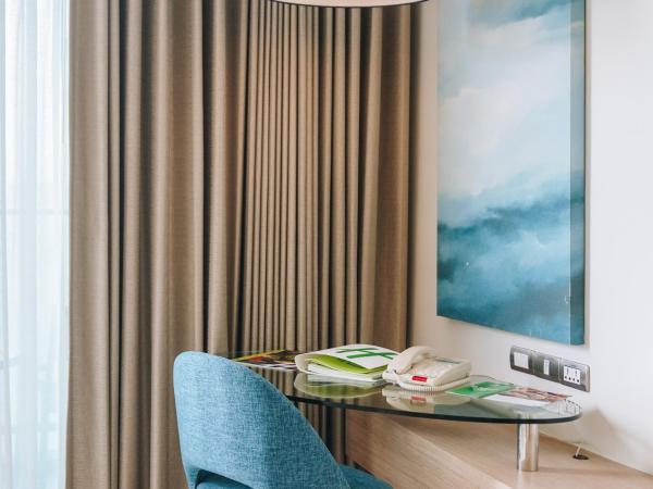Holiday Inn Pattaya, an IHG Hotel : photo 4 de la chambre standard king room with executive tower