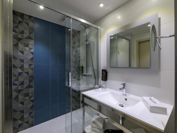 Best Western Plus Ajaccio Amirauté : photo 10 de la chambre chambre lit queen-size confort avec canapé-lit