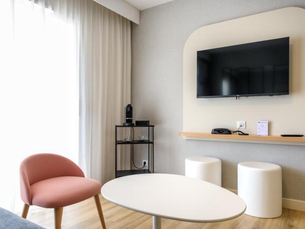 Best Western Plus Ajaccio Amirauté : photo 5 de la chambre suite 2 chambres avec terrasse et 2 salles de bains