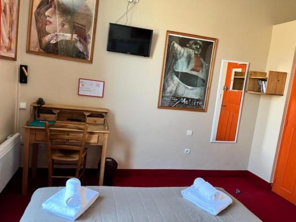 Hôtel Le Colbert : photo 2 de la chambre chambre standard lit queen-size