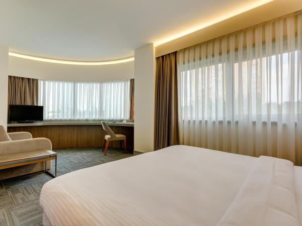 Plus Hotel Bostanci Atasehir : photo 2 de la chambre chambre double ou lits jumeaux supérieure