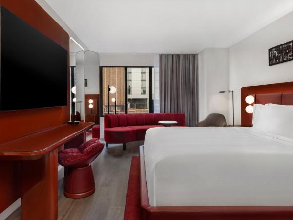 Revery Toronto Downtown, Curio Collection by Hilton : photo 1 de la chambre chambre lit king-size