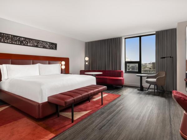 Revery Toronto Downtown, Curio Collection by Hilton : photo 3 de la chambre suite junior lit king-size