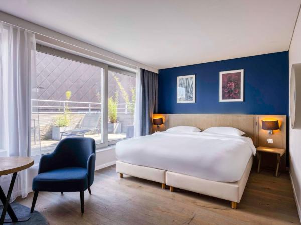 Park Inn by Radisson Antwerp City Centre : photo 1 de la chambre suite junior avec terrasse