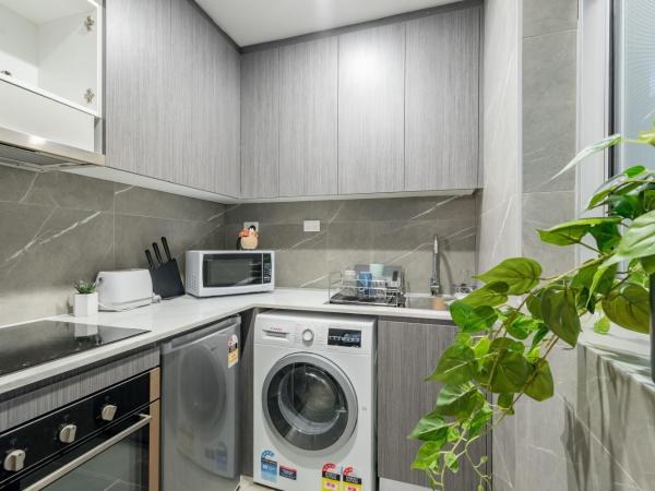 Chic Single Room - AC - Next to Central Station - Nearby CBD USYD UTS Top Viewed Bistros - Shared Bathroom : photo 9 de la chambre chambre simple avec salle de bains commune