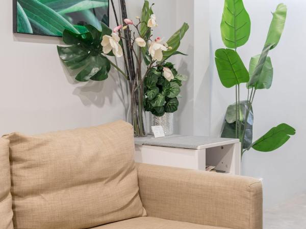 Modern Single Room - AC - 1Min Walk to Central- Close to Darling Harbour Chinatown CBD - Shared Bathroom : photo 10 de la chambre chambre simple standard avec salle de bains commune