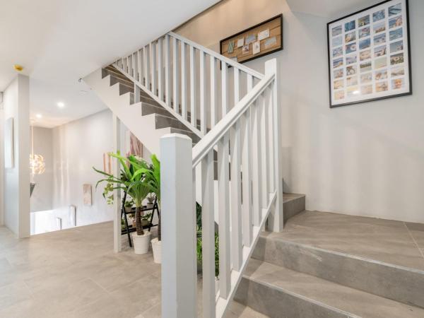 Cozy King Single Ensuite Room - AC - Next to CBD - Near Central Station Townhall Chinatown Darling Harbour UTS USYD : photo 6 de la chambre chambre simple avec salle de bains privative