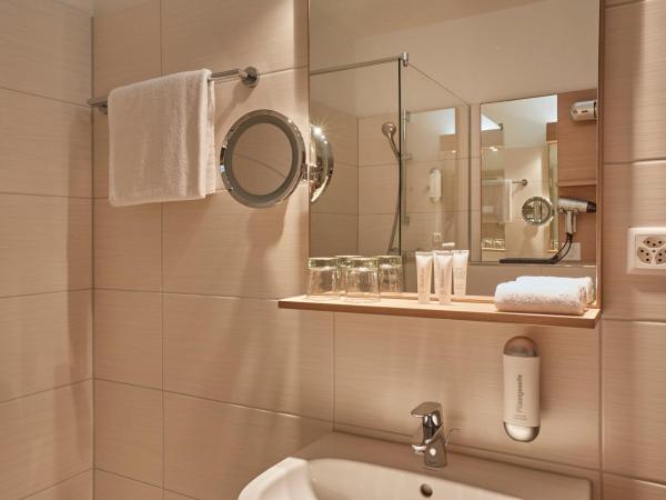 H4 Hotel Arcadia Locarno : photo 4 de la chambre chambre double supérieure