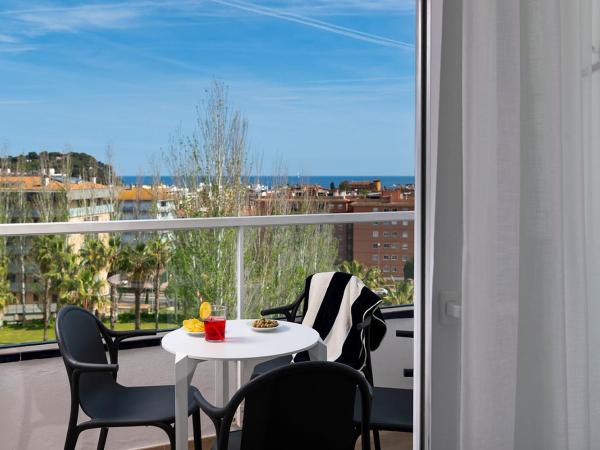 Aparthotel Costa Encantada : photo 3 de la chambre suite (5 adultes) - vue sur jardin