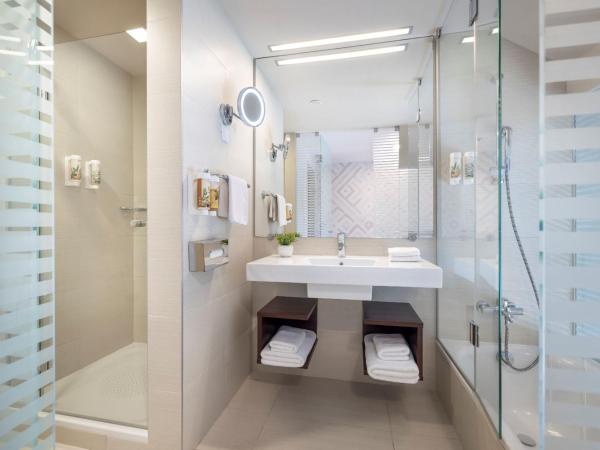 Valamar Lacroma Hotel : photo 9 de la chambre suite niveau v pour 2+2 personnes - vue sur mer