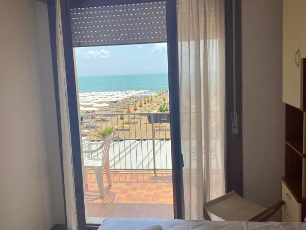 Villa Garda : photo 2 de la chambre chambre lits jumeaux avec balcon