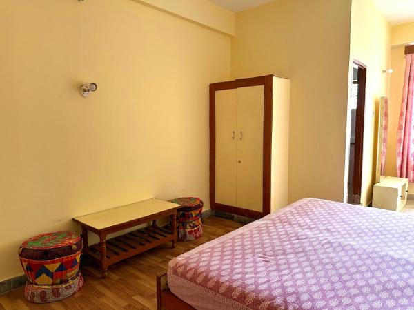Jwala Niketan Eco Homestay : photo 4 de la chambre chambre double avec salle de bains privative