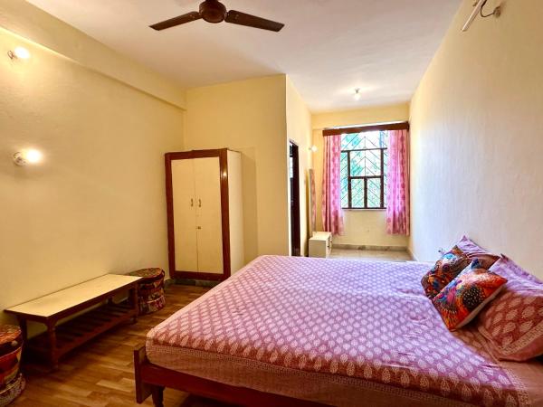 Jwala Niketan Eco Homestay : photo 5 de la chambre chambre double avec salle de bains privative