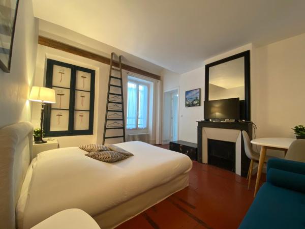 L'académie de Clémence, Guest House Paris-Roland-Garros : photo 5 de la chambre appartement - vue sur jardin