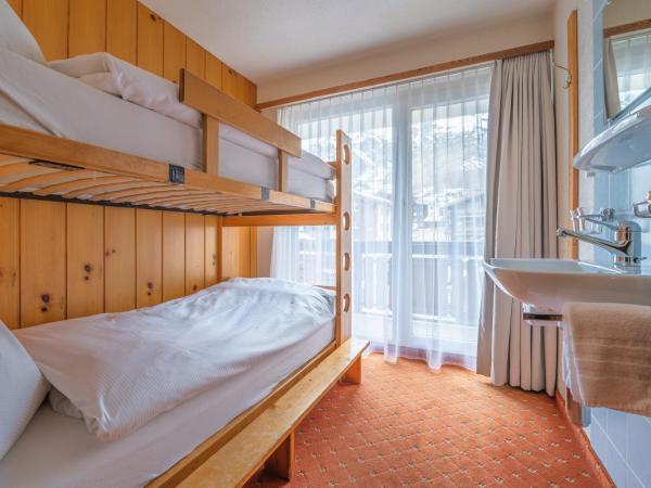 Hotel Christiania Saas-Fee : photo 3 de la chambre chambre familiale avec balcon