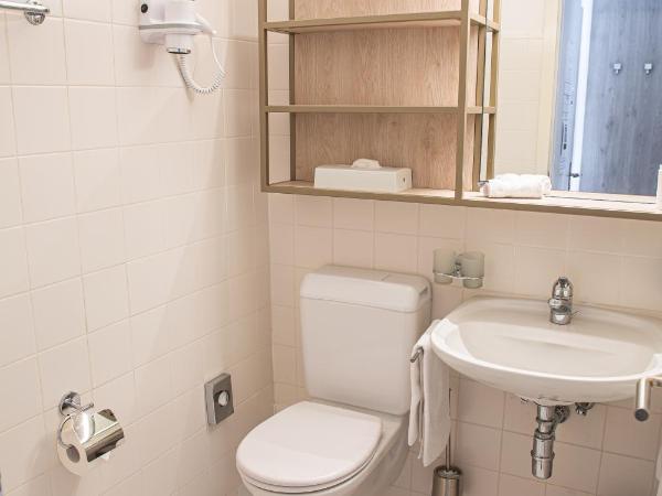 Hotel Nessi Locarno : photo 8 de la chambre chambre double supérieure avec balcon