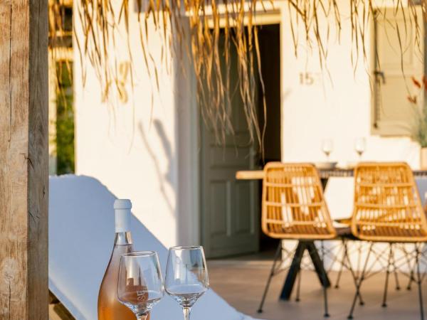 Naxos Finest Hotel & Villas : photo 6 de la chambre villa with outdoor hot tub & private pool